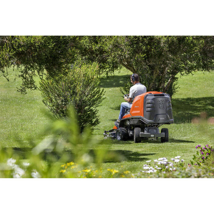 HUSQVARNA RC 318T Frontmäher inkl. Mähdeck Combi 112cm