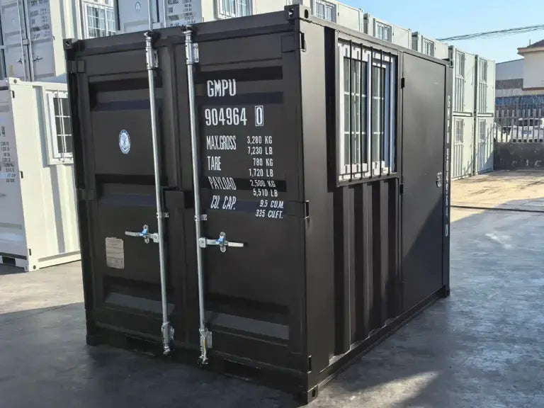 Contenedor marítimo negro de 7 pies de largo de Rhino-Cross-Containers, modelo 2025, con puerta y ventana.