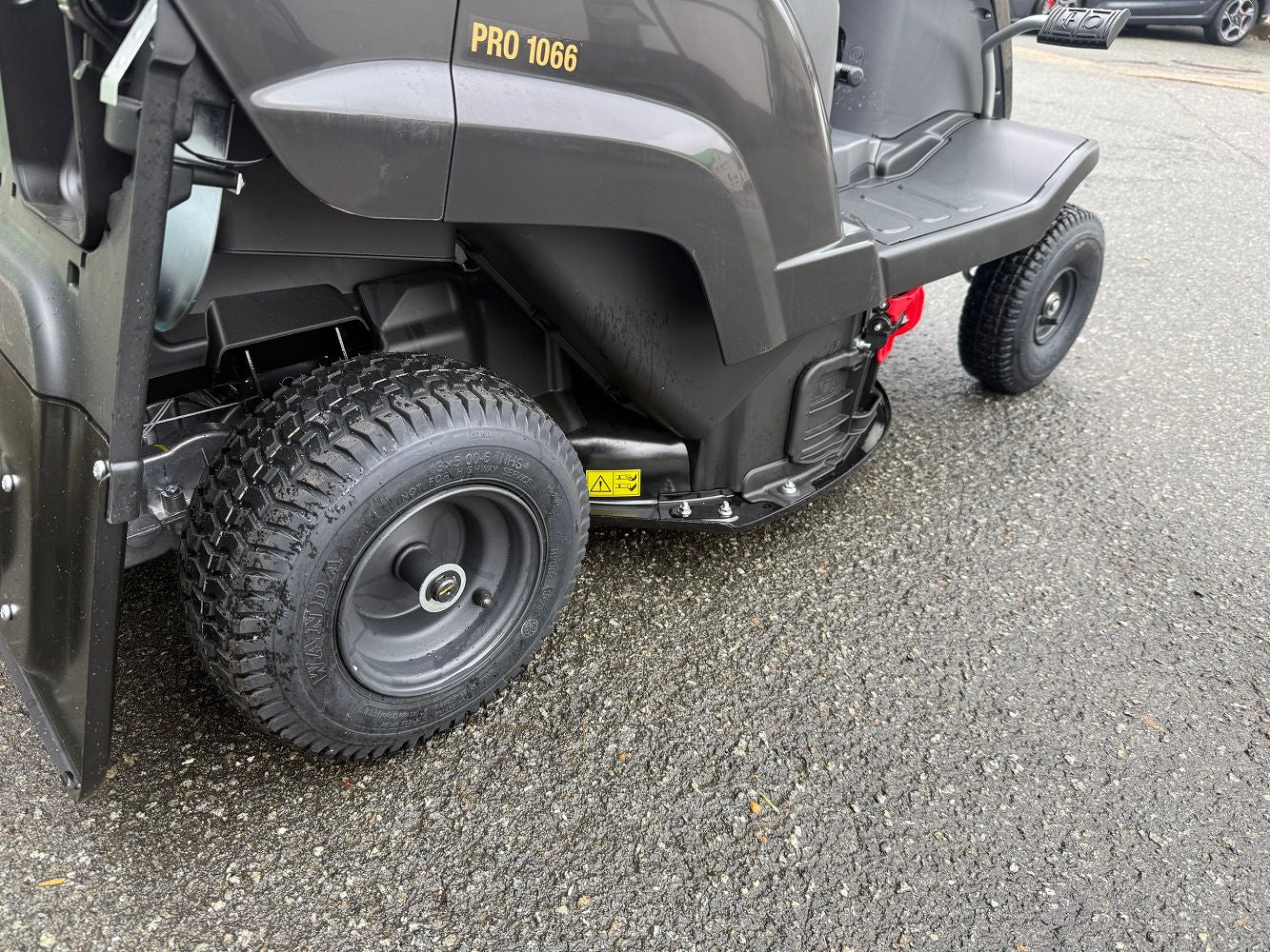 Black Edition Pro 1066 ES Aufsitzmäher
