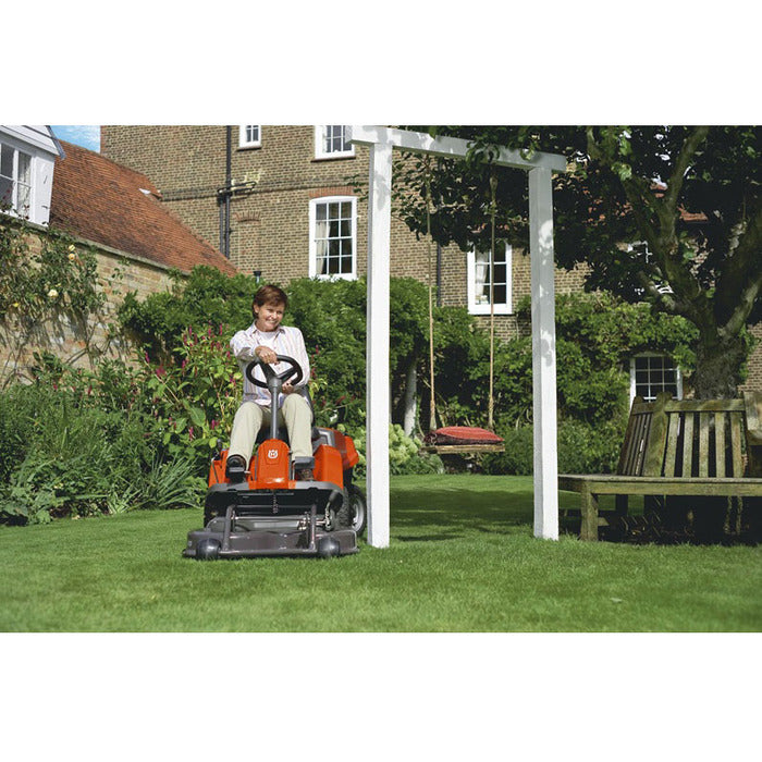 HUSQVARNA R 112C Frontmäher inkl. Mähdeck Combi 85